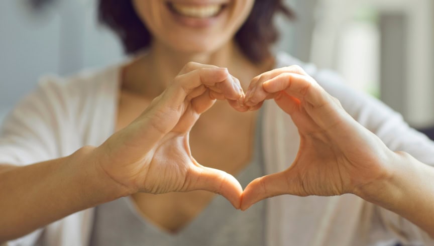 ¿Qué edad es ideal para hacerse una cirugía estética? Amor y cuidado en APS, centro de salud Barcelona, atención sanitaria y bienestar integral.